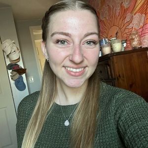 Meet your Posher, Hailey